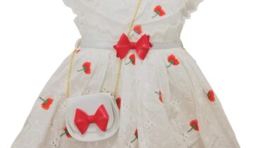 Καταπληκτικό φορεματάκι: λευκό με κηπούρι πολύ ωραίο σχέδιο με βολάν στο μπούστο ζωνίτσα με φιόγκο λουλουδάκια κεντητά επάνω τσαντάκι ασορτί!